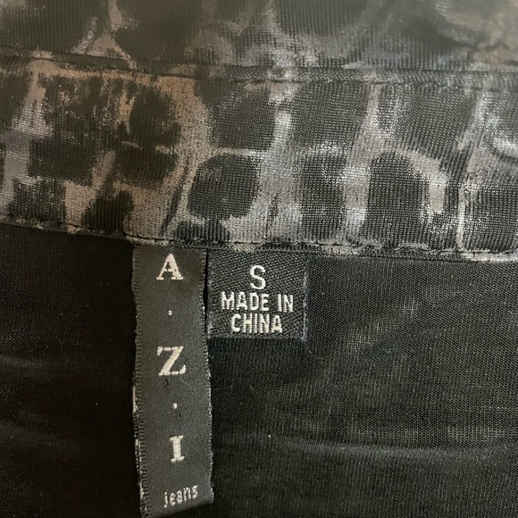 AZI Dark Leopard print button down blouse Size Small - Picture 5 of 8